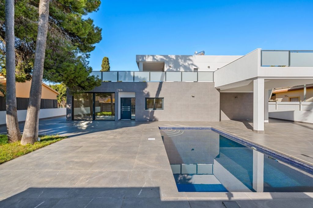 Villa en Orihuela Costa – Campoamor