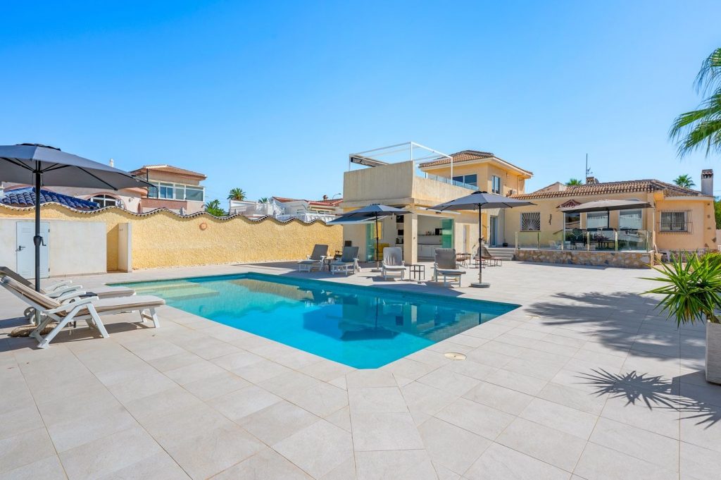 Villa en Rojales – Centro de la Ciudad Quesada